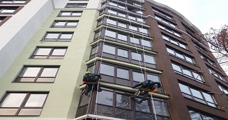 Установка крыши на балкон Когалым цена от 1030 руб. м/2.
